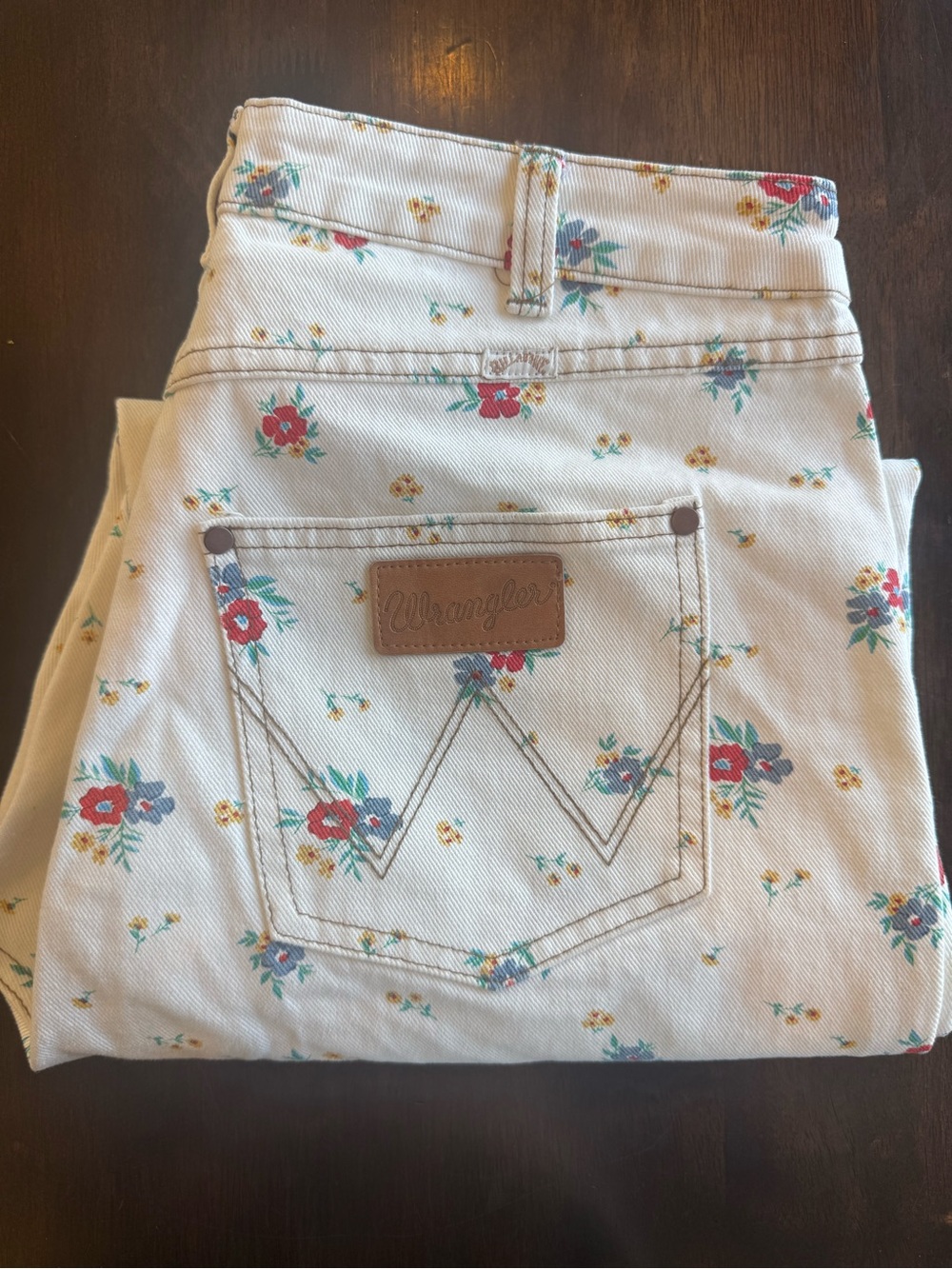 Wrangler X Billabong Collab, She’s Cheeky Floral White Denim Jeans Women’s Sz 31 - Picture 10 of 14